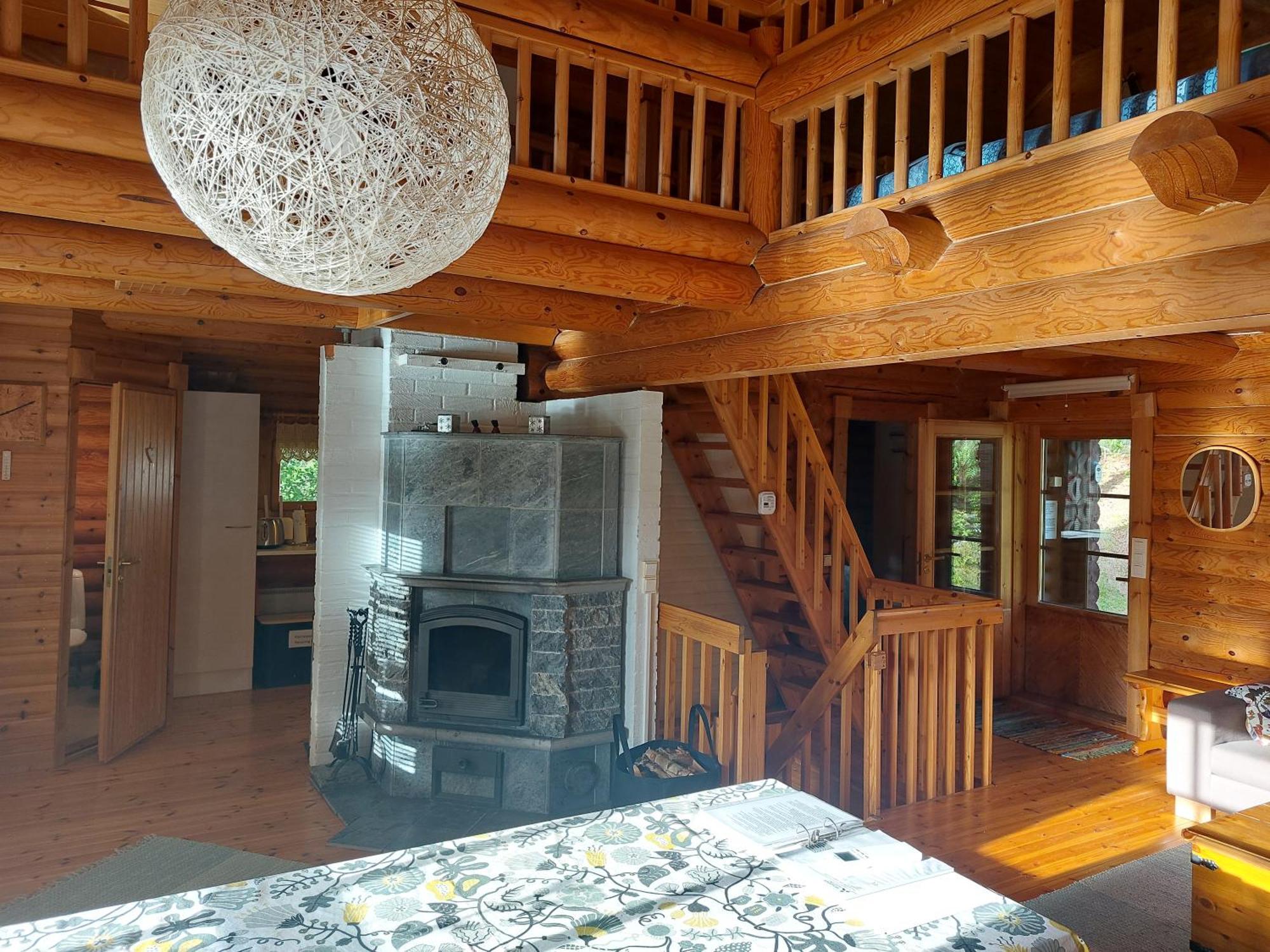 Vuorenhelmi Villa *